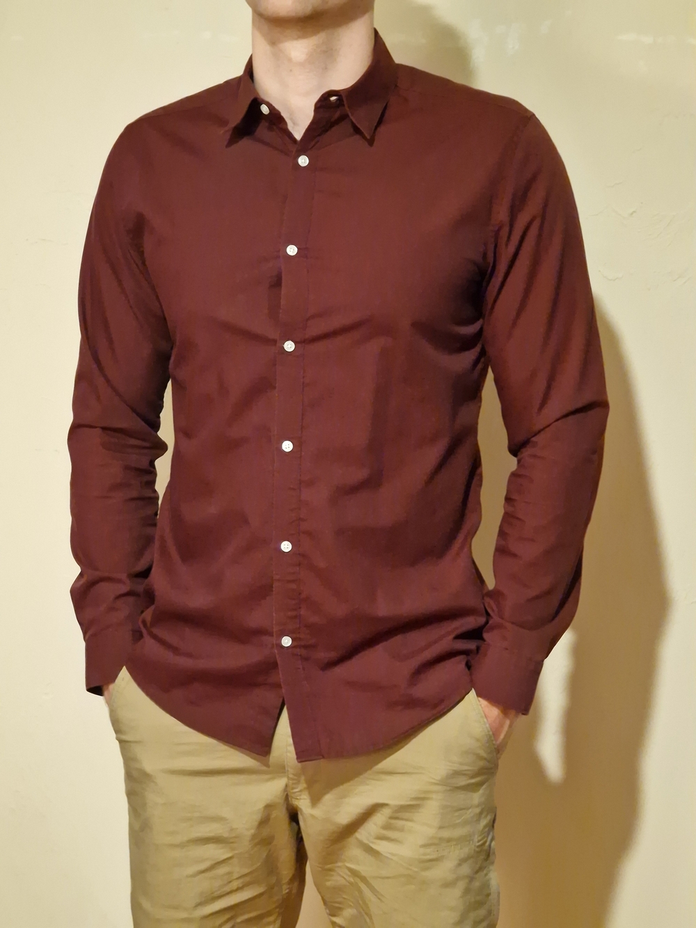 Men's Slim Fit Long-Sleeve Shirt in Burgundy